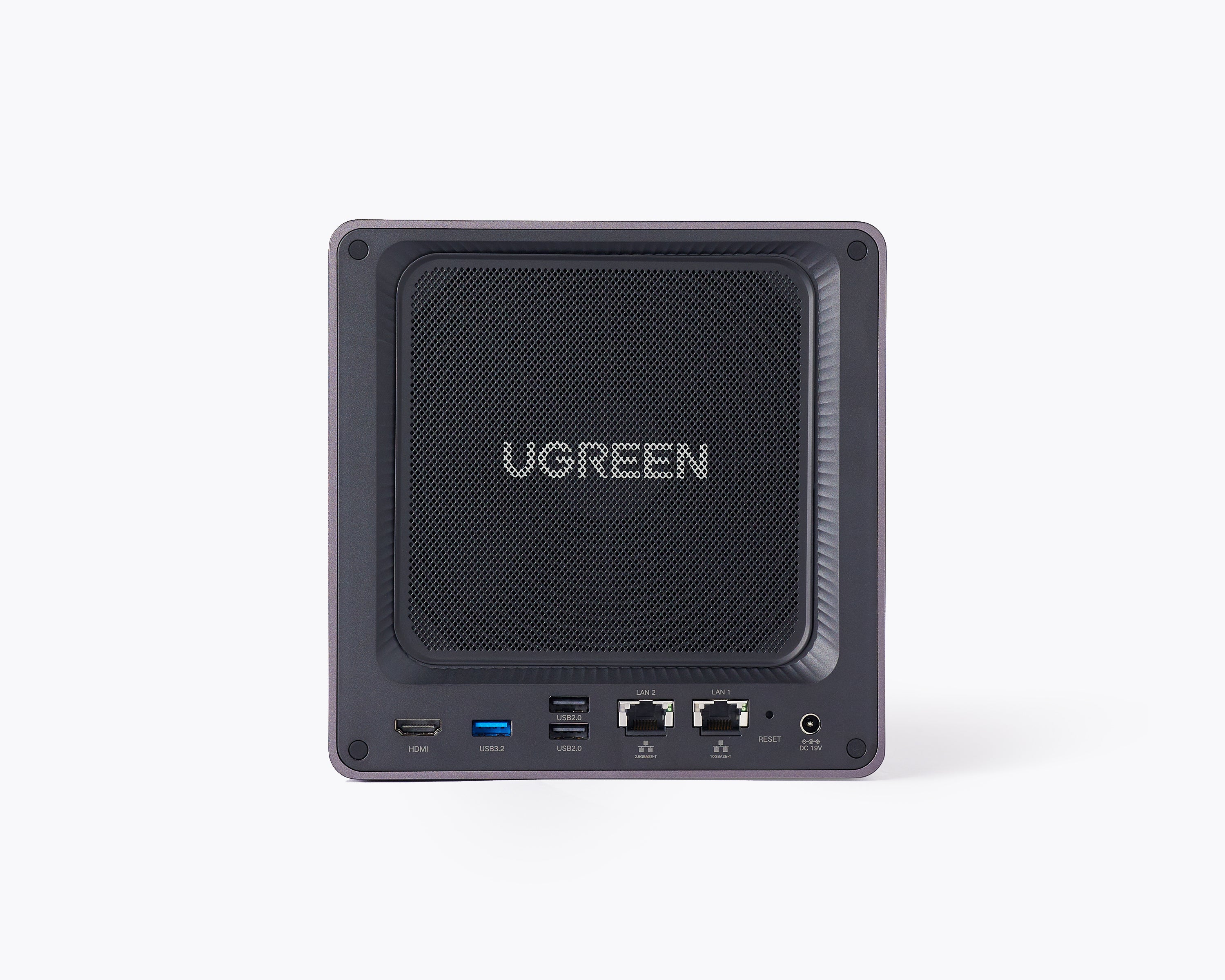UGREEN 4ベイNAS には磁気メッシュダストカバーを装備しており、ほこりやペットの毛を効果的にブロックし、取り付け・取り外しも簡単です。